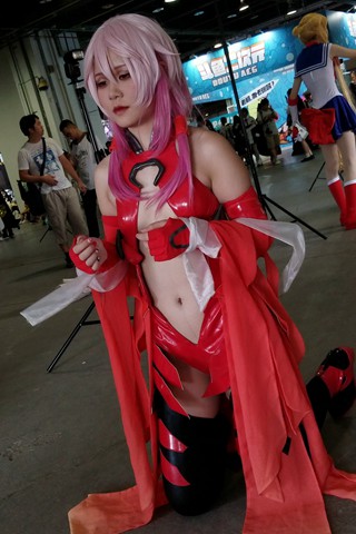 漫展玩cosplay的可爱少女