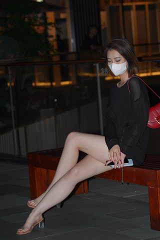 超级白皙美腿小姐姐